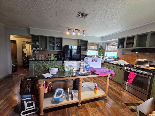 25408 Cove DR, Spicewood, TX 78669