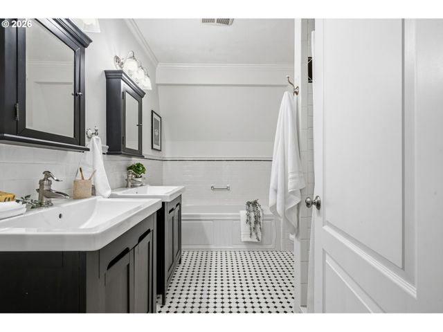 2917 Ne 9TH Ave, Portland, OR 97212