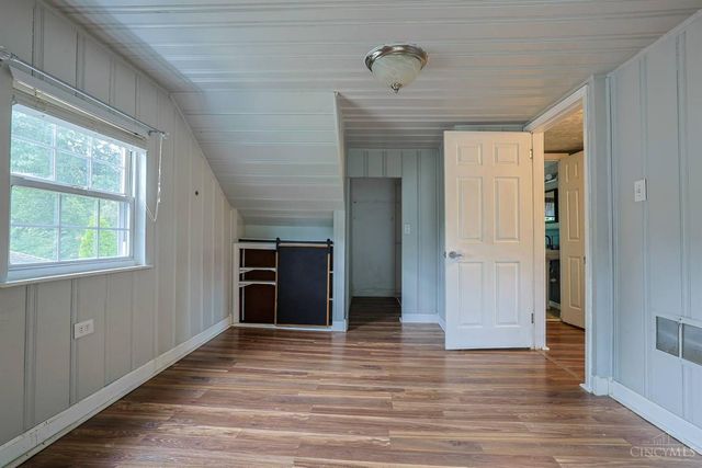 325 Don Lane, Delhi Twp, OH 45238