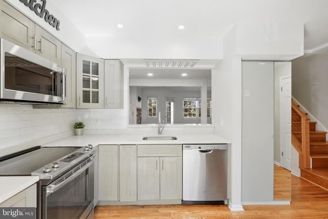 5712 MEDALLION CT, Alexandria, VA 22303
