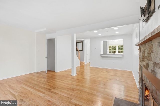 5712 MEDALLION CT, Alexandria, VA 22303