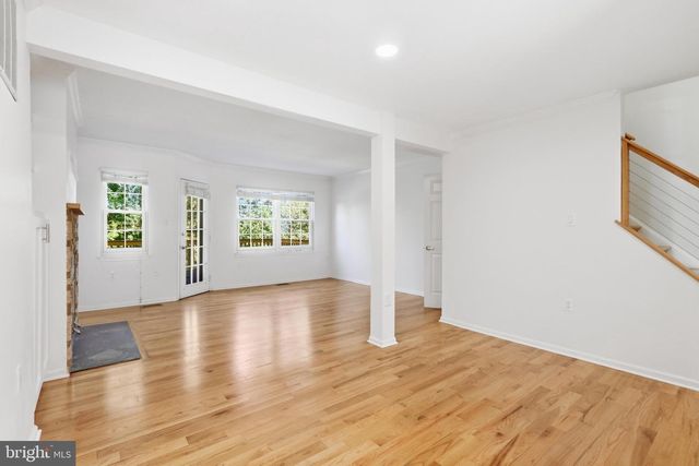 5712 MEDALLION CT, Alexandria, VA 22303