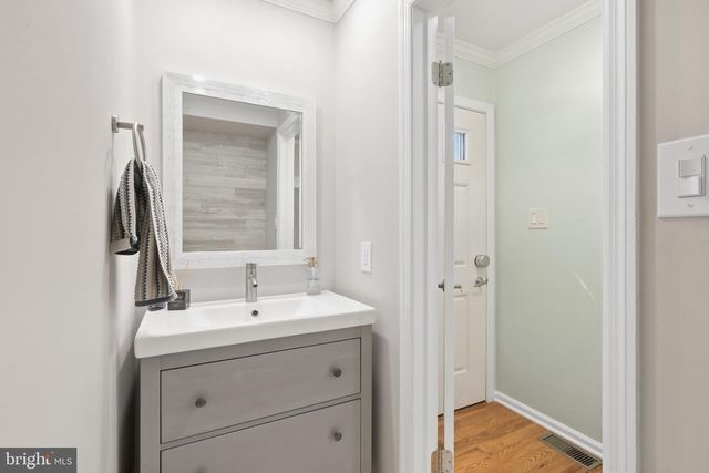 5712 MEDALLION CT, Alexandria, VA 22303