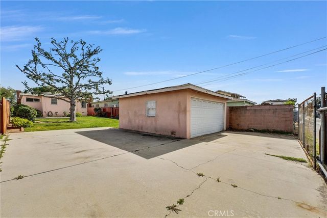 933 King Avenue, Wilmington, CA 90744