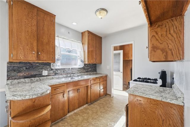 933 King Avenue, Wilmington, CA 90744