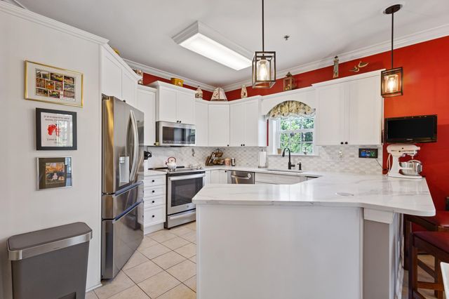 901 Knoll Shores Ct Unit 301, Murrells Inlet, SC 29576