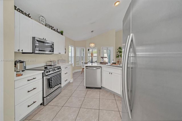 2915 Pembridge Street, Kissimmee, FL 34747