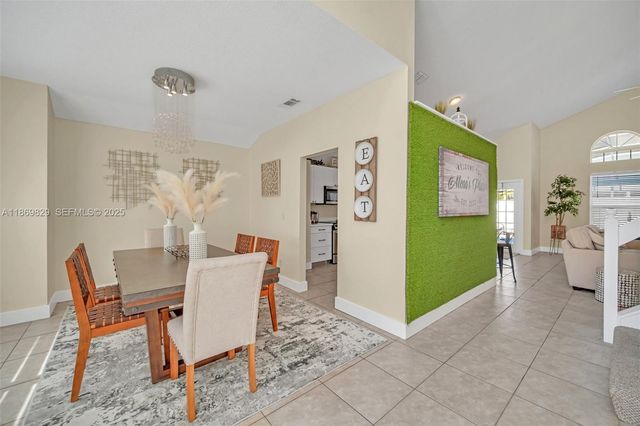 2915 Pembridge Street, Kissimmee, FL 34747