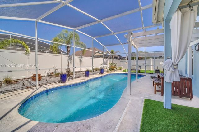 2915 Pembridge Street, Kissimmee, FL 34747