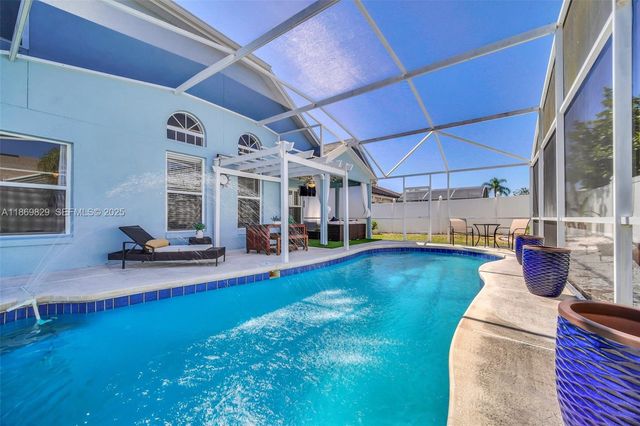 2915 Pembridge Street, Kissimmee, FL 34747