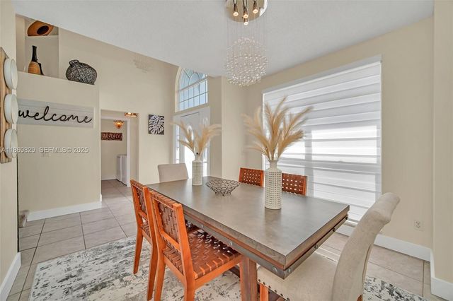 2915 Pembridge Street, Kissimmee, FL 34747