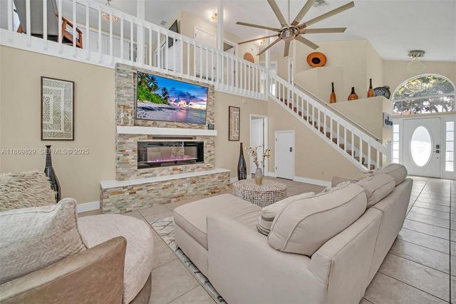 2915 Pembridge Street, Kissimmee, FL 34747