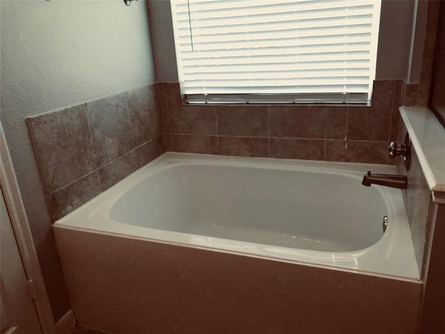 2016 Leisure Lane, League City, TX 77573