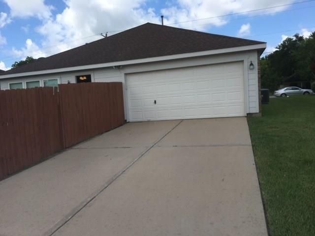 2016 Leisure Lane, League City, TX 77573