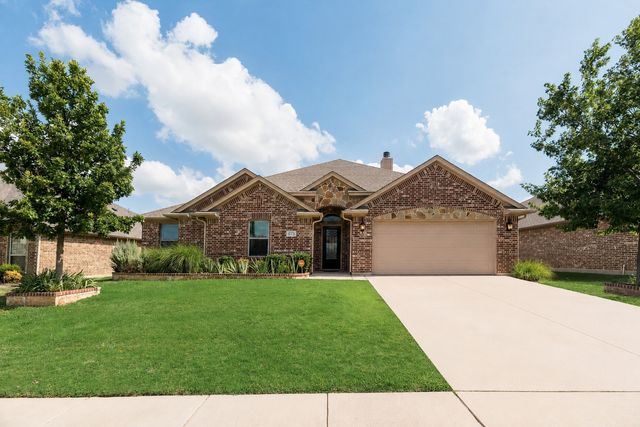 673 Fossil Wood Drive, Saginaw, TX 76179