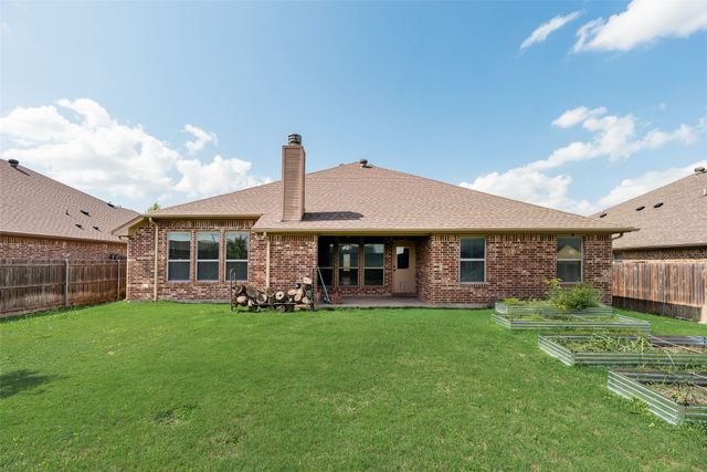 673 Fossil Wood Drive, Saginaw, TX 76179