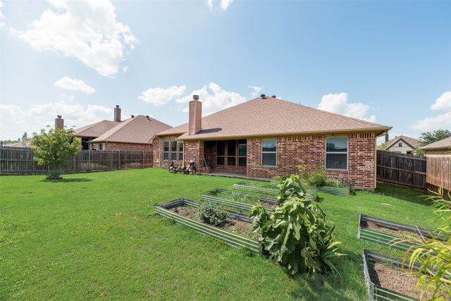 673 Fossil Wood Drive, Saginaw, TX 76179