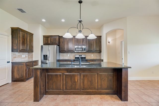 673 Fossil Wood Drive, Saginaw, TX 76179