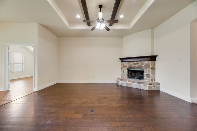 673 Fossil Wood Drive, Saginaw, TX 76179