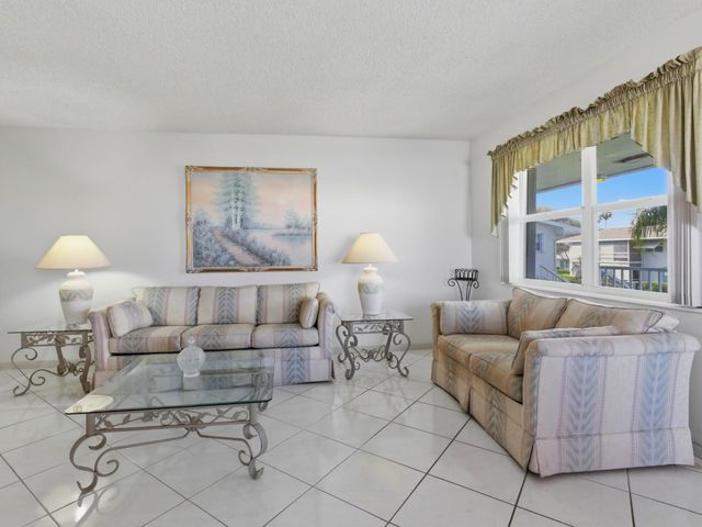 680 W Horizons W 212, Boynton Beach, FL 33435