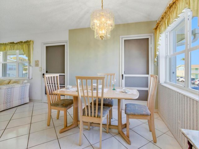 680 W Horizons W 212, Boynton Beach, FL 33435