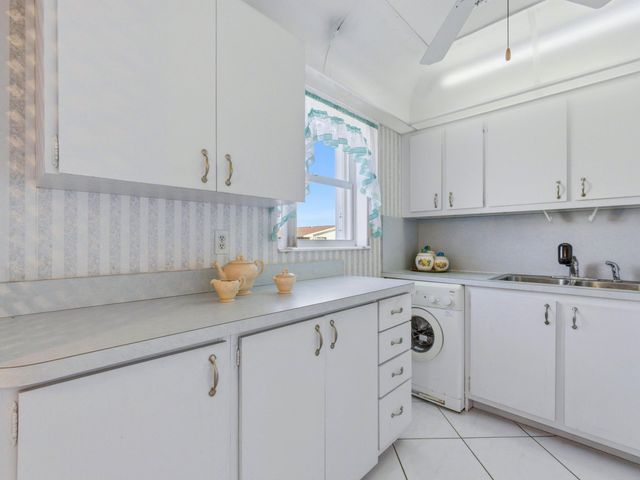 680 W Horizons W 212, Boynton Beach, FL 33435