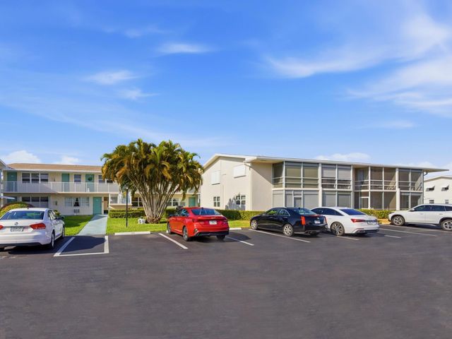 680 W Horizons W 212, Boynton Beach, FL 33435