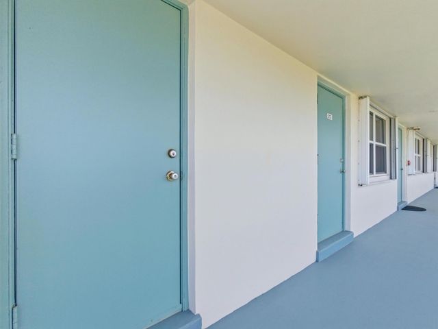 680 W Horizons W 212, Boynton Beach, FL 33435