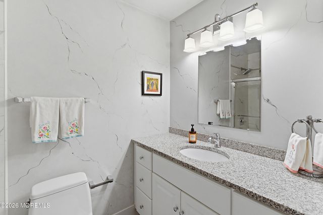 1 Blenheim Road, Manalapan, NJ 07726