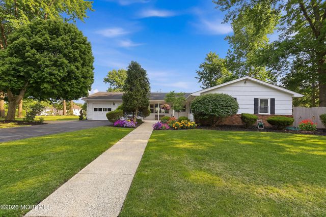 1 Blenheim Road, Manalapan, NJ 07726