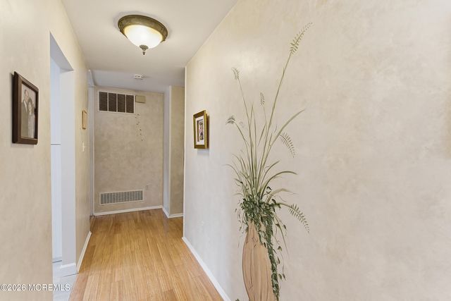 1 Blenheim Road, Manalapan, NJ 07726