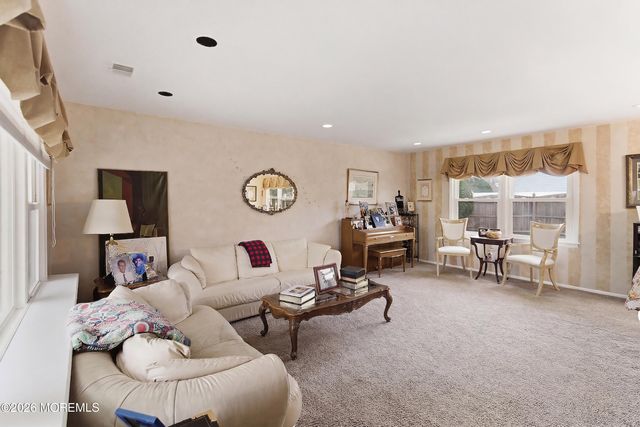 1 Blenheim Road, Manalapan, NJ 07726