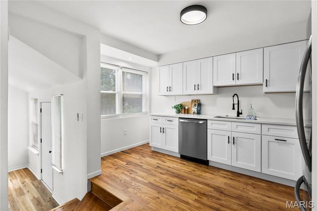 2 W Rose Avenue, Webster Groves, MO 63119
