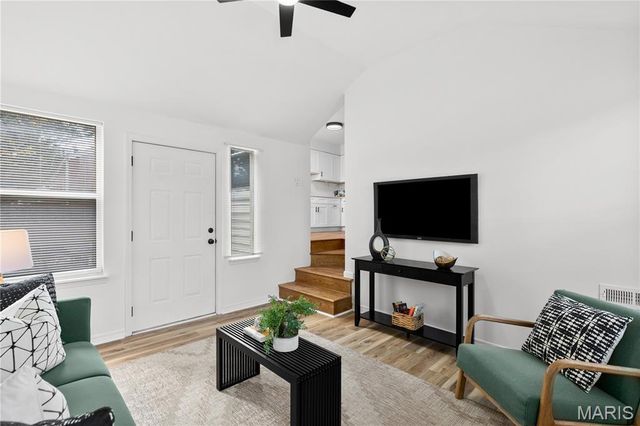 2 W Rose Avenue, Webster Groves, MO 63119