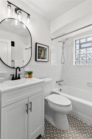 2 W Rose Avenue, Webster Groves, MO 63119