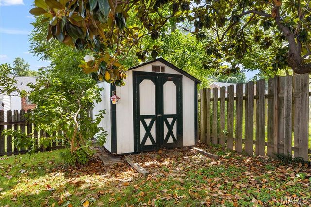 2 W Rose Avenue, Webster Groves, MO 63119