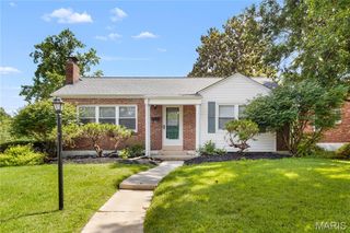 2 W Rose Avenue, Webster Groves, MO 63119