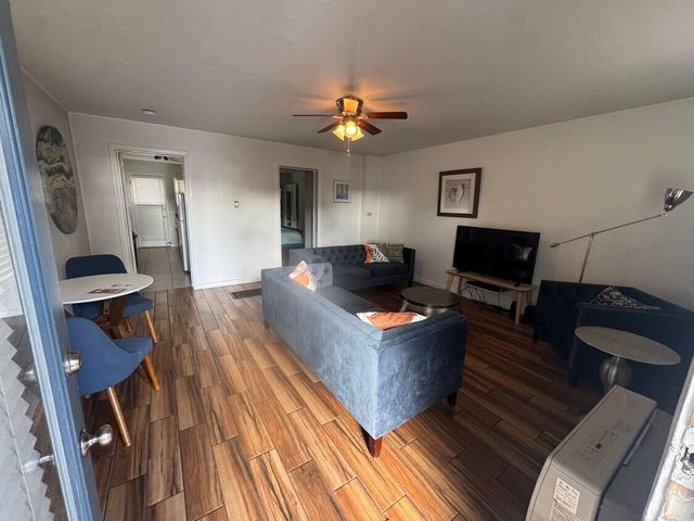 208 Terrace Way, Capitola, CA 95010