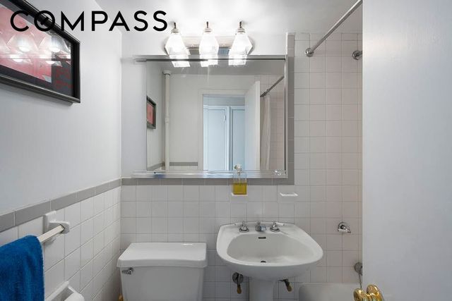 25 Tudor City Pl Apt 923, New York City, NY 10017