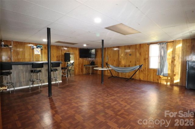 3931 Irvington Drive, Charlotte, NC 28205