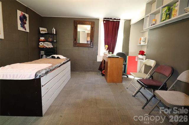 3931 Irvington Drive, Charlotte, NC 28205