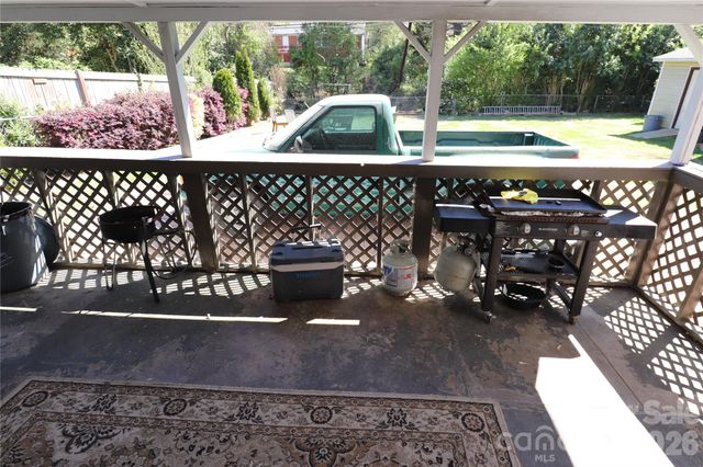 3931 Irvington Drive, Charlotte, NC 28205