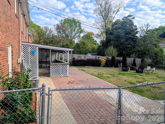 3931 Irvington Drive, Charlotte, NC 28205