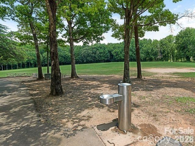 3931 Irvington Drive, Charlotte, NC 28205