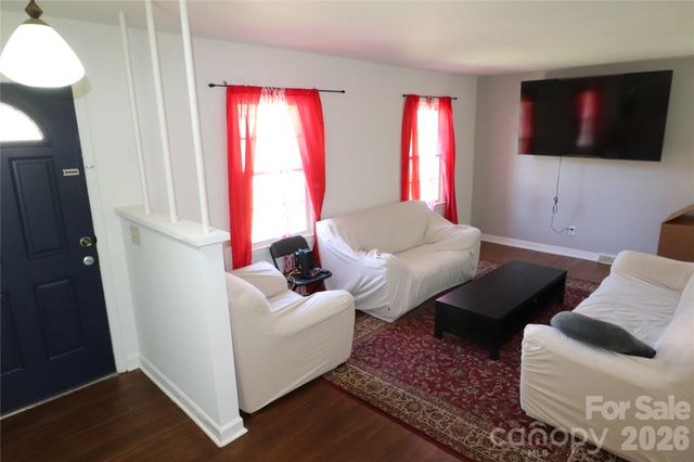 3931 Irvington Drive, Charlotte, NC 28205