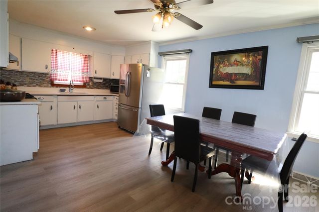 3931 Irvington Drive, Charlotte, NC 28205