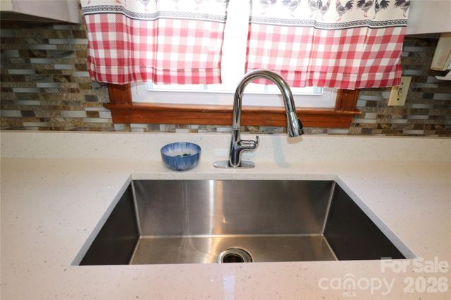 3931 Irvington Drive, Charlotte, NC 28205