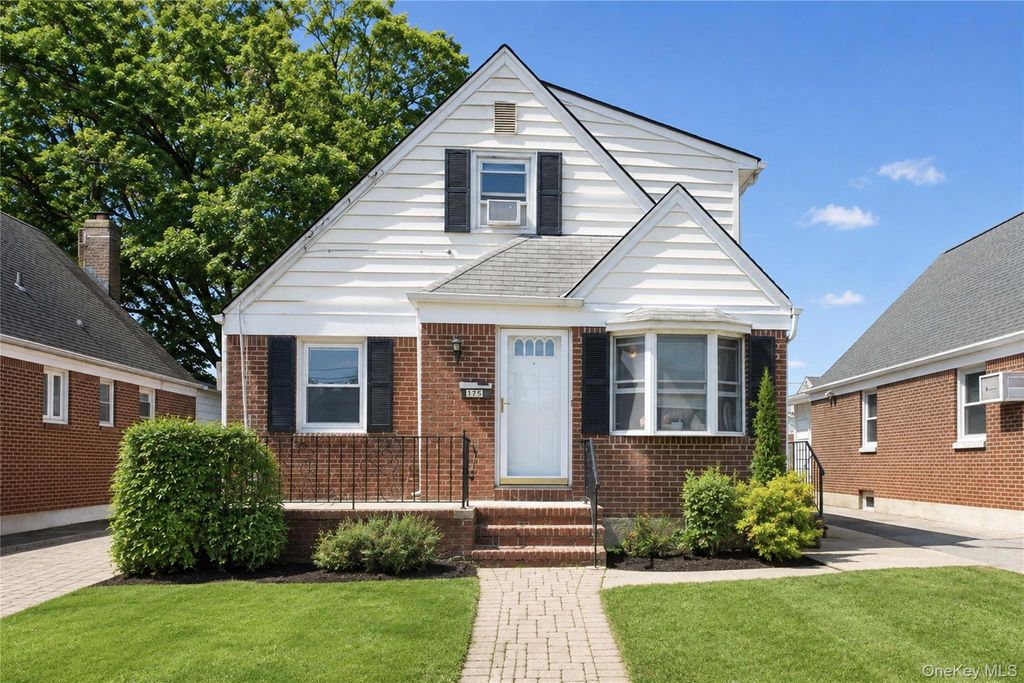 175 Latham Road, Mineola, NY 11501 — exterior