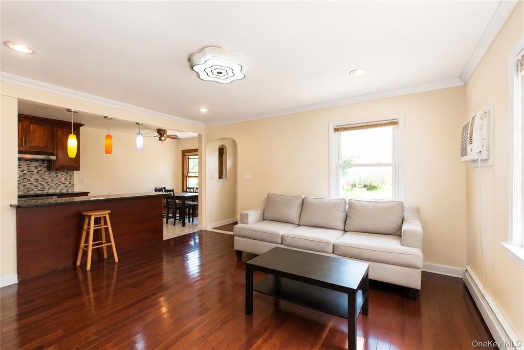 175 Latham Road, Mineola, NY 11501 — photo 4