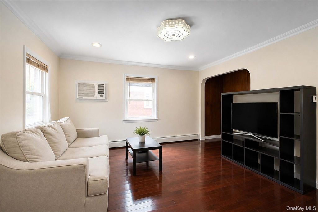175 Latham Road, Mineola, NY 11501 — photo 5